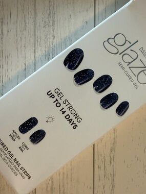 Dashing Diva Glaze Semi-Cured Gel Nail Strips - GAM10 Sparkling Sea